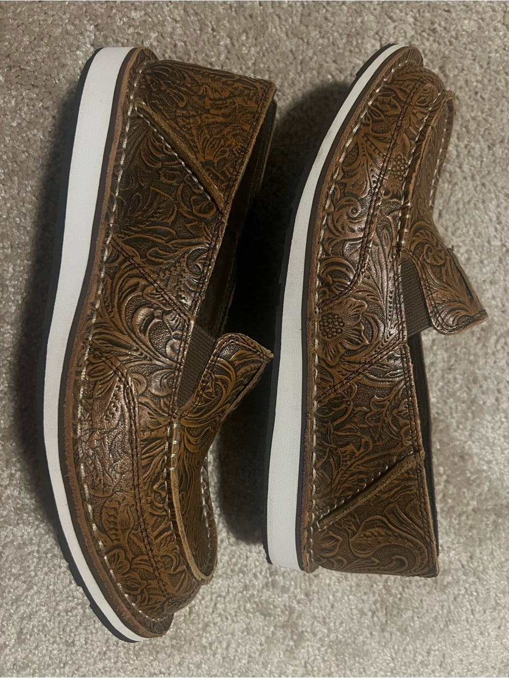 EUC Ariat Cruiser Floral Embossed Leather Slip On Shoes 10035831 Womens 10B
